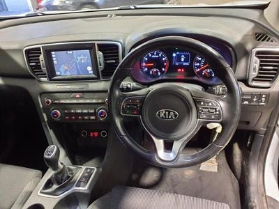 Used Kia Sportage 2018 White SUV