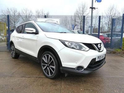 Used Nissan Qashqai Tekna 110 HP (80 kW) 2015 White SUV