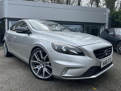 Begagnad Volvo V40 R-Design 2016 Silver Halvkombi