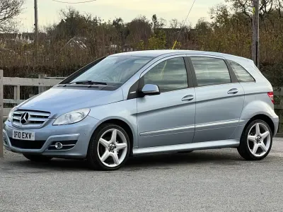 Begagnad Mercedes B160 2010 Blå Minibuss