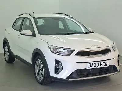 Used Kia Stonic 99 HP (72 kW) 2023 White SUV