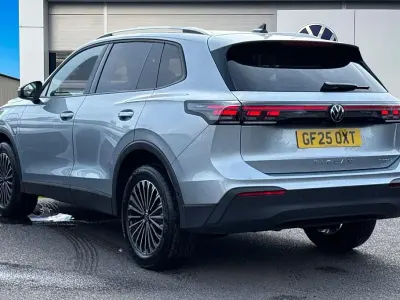 Używany VW Tiguan Match 204 KM (150 kW) 2025 Srebrny SUV