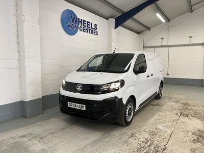 Used Vauxhall Vivaro S 120 HP (88 kW) 2024 White MPV