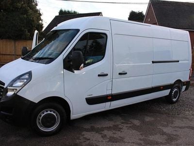 Used Vauxhall Movano Edition 135 HP (99 kW) 2021 White MPV