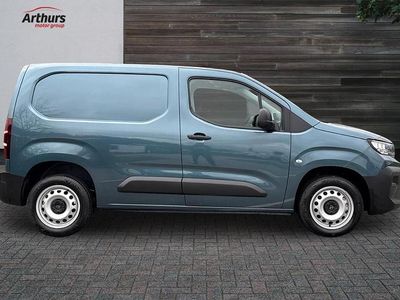 New Peugeot Partner 101 HP (74 kW) 2026 Blue MPV