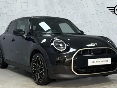 Used Mini Cooper Hatch 113 kW (154 HP) 2026 Black Hatchback