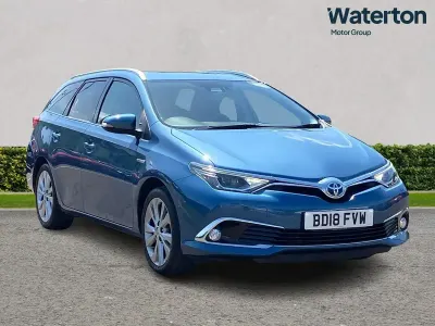Used Toyota Auris Hybrid