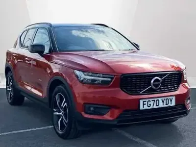 Usado Volvo XC40 R-Design 163 CV (119 kW) 2020 Rojo SUV