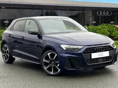 Nouă Audi A1 Sportback Black Edition 150 CP (110 kW) 2026 Albastru Hatchback