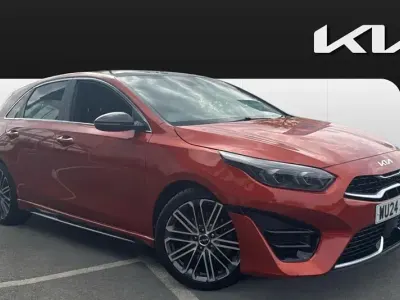 Begagnad Kia Ceed GT-Line S 158 HK (116 kW) 2024 Orange Halvkombi