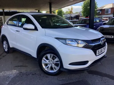 Käytetty Honda HR-V S 120 HP (88 kW) 2016 Valkoinen Katumaasturi