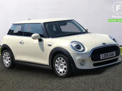 Used Mini ONE Classic 102 HP (75 kW) 2019 White Hatchback