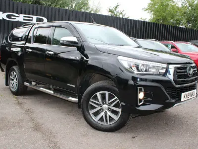 Used Toyota HiLux Luxury 150 HP (110 kW) 2019 Black Pickup