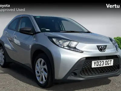 Begagnad Toyota Aygo X PURE 72 HK (52 kW) 2023 Silver SUV