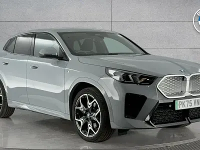 Usado BMW iX2 M Sport 227 kW (309 HP) 2025 Cinzento SUV