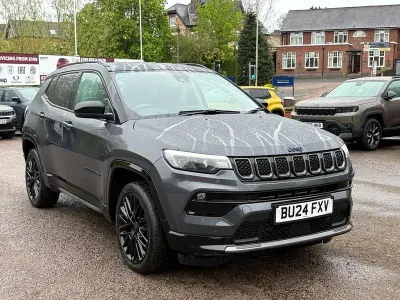 Begagnad Jeep Compass 2024 Grå SUV