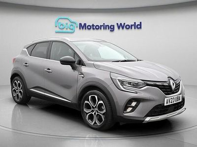 Usado Renault Captur Techno 145 HP (106 kW) 2023 Cinzento SUV