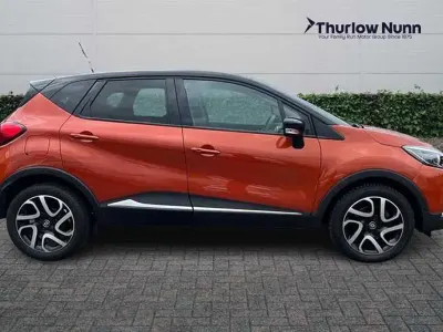 Used Renault Captur Dynamique 90 HP (66 kW) 2016 Orange/black SUV