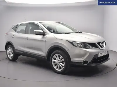 Używany Nissan Qashqai Acenta 110 KM (80 kW) 2017 Srebrny SUV