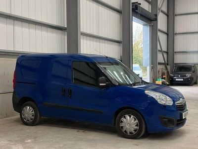 Used Vauxhall Combo 90 HP (66 kW) 2016 Blue MPV