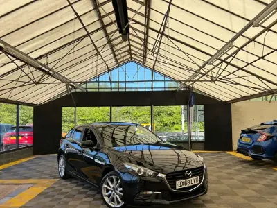 Używany Mazda 3 120 KM (88 kW) 2018 Czarny Hatchback