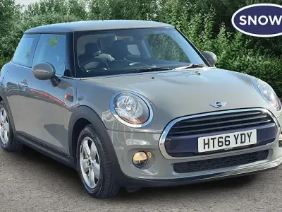 Używany Mini Cooper Hatch 136 KM (100 kW) 2017 Szary Hatchback