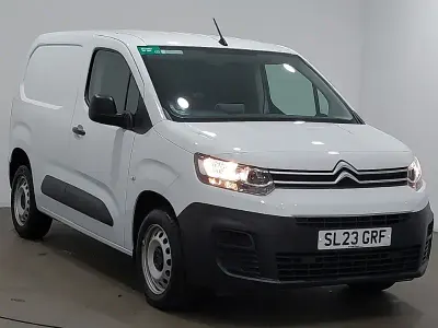 Second-hand Citroën Berlingo 100 CP (73 kW) 2023 Alb Monovolum