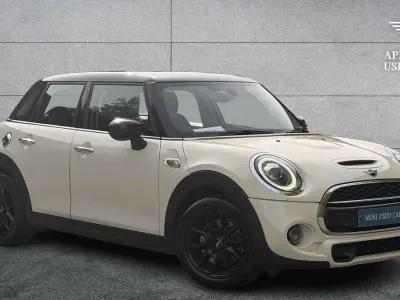 Używany Mini Cooper S Classic 192 KM (141 kW) 2019 Biały Hatchback