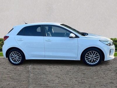 Used Kia Rio 2017 White Hatchback