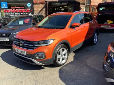 Used VW T-Cross SEL 110 HP (80 kW) 2023 Orange SUV