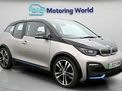 Usado BMW i3 135 kW (184 HP) 2022 Prateado Citadino