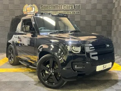 Usado Land Rover Defender SE Dynamic 2025 Preto SUV