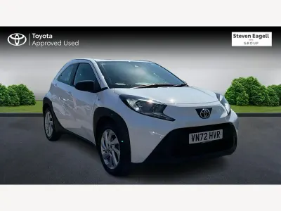 Used Toyota Aygo X PURE 72 HP (52 kW) 2022 White SUV
