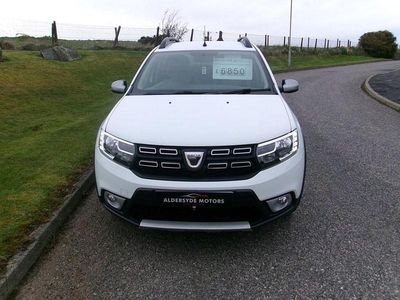 Używany Dacia Sandero Essentiel 90 KM (66 kW) 2020 Biały Hatchback