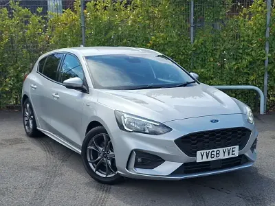 Begagnad Ford Focus ST-Line 125 HK (91 kW) 2019 Silver Halvkombi