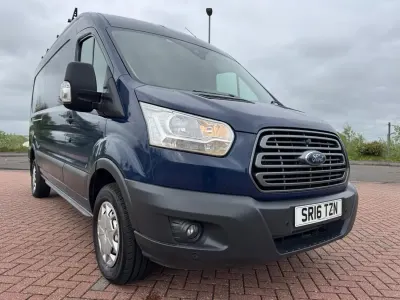 Usado Ford Transit Trend 125 CV (91 kW) 2016 Plateado Van