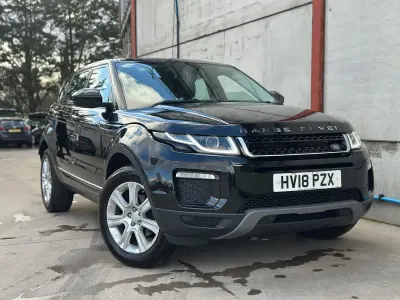 Używany Land Rover Range Rover evoque SE 2018 Czarny Kombi