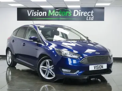 Usado Ford Focus Titanium 120 HP (88 kW) 2017 Azul Citadino