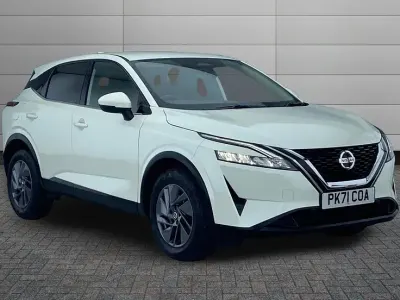 Used Nissan Qashqai Acenta Premium 140 HP (102 kW) 2021 Arctic white SUV