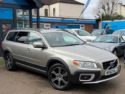 Used Volvo XC70 SE Lux 215 HP (158 kW) 2012 Gold Estate