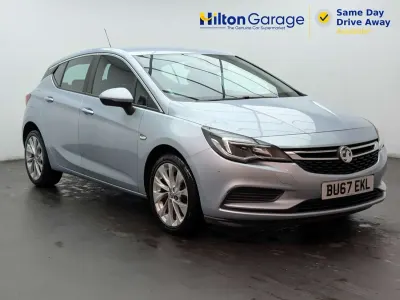 Gebraucht Vauxhall Astra Design Edition 125 PS (91 kW) 2017 Silber Kleinwagen