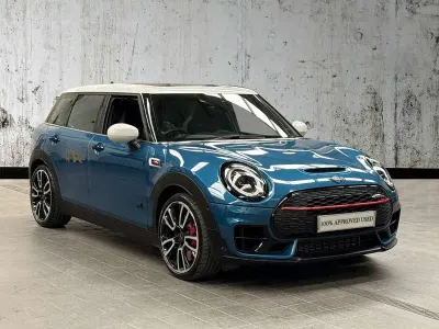 Begagnad Mini John Cooper Works 306 HK (225 kW) 2023 Blå Halvkombi