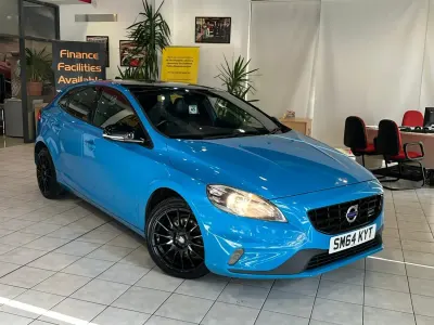 Käytetty Volvo V40 R-Design 115 HP (84 kW) 2014 Sininen Viistoperä