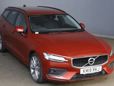 Used Volvo V60 Momentum 2019 Red Estate