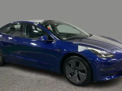 Usado Tesla Model 3 Long Range AWD 258 kW (351 HP) 2022 Azul Sedan
