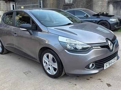 Usado Renault Clio IV Expression+ 90 HP (66 kW) 2014 Cinzento Citadino