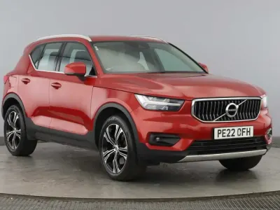 Used Volvo XC40 Inscription 258 HP (189 kW) 2022 Red SUV