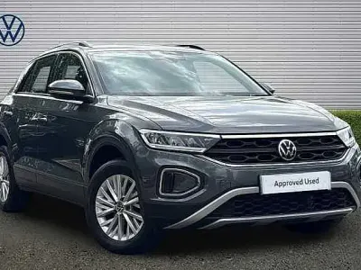 Usado VW T-Roc Life 150 HP (110 kW) 2024 Cinzento SUV