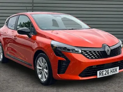 Used Renault Clio 90 HP (66 kW) 2026 Orange Hatchback