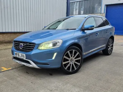 Usado Volvo XC60 SE Lux 220 CV (161 kW) 2016 Azul SUV